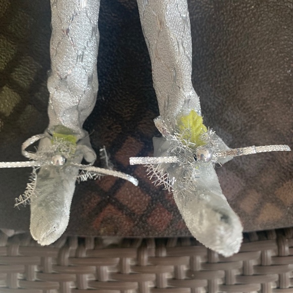 2018 Robert Stanley Home Collection Silver & Plum Posable Holiday Elves Set of 2 - Picture 4 of 10